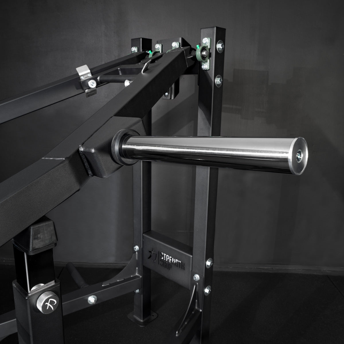 Viking Press - Strongman Shoulder Press Machine